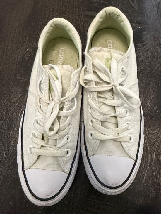 Converse Low-Top Sneakers in Off-White - Picture 2 of 8